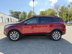 Used 2017  Ford Escape 4d SUV 4WD Titanium at Paradise Motors near Lansing, MI