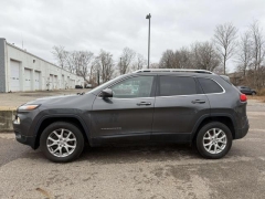 Used 2015  Jeep Cherokee 4d SUV 4WD Latitude V6 at Paradise Motors near Lansing, MI