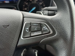 Used 2017  Ford Escape 4d SUV 4WD SE at Paradise Motors near Lansing&comma; MI