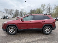 Used 2017  Jeep Cherokee 4d SUV FWD Limited V6 at Paradise Motors near Lansing&comma; MI