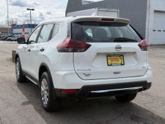 Used 2019  Nissan Rogue 4d SUV AWD S at Paradise Motors near Lansing&comma; MI