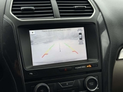 Used 2018  Ford Explorer 4d SUV 4WD XLT at Paradise Motors near Lansing&comma; MI