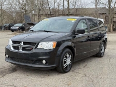 Used 2017  Dodge Grand Caravan 4d Wagon SE at Paradise Motors near Lansing&comma; MI