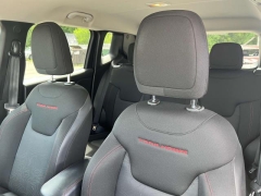 Used 2016  Jeep Renegade 4d SUV 4WD Trailhawk at Paradise Motors near Lansing, MI