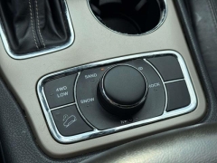 Used 2017  Jeep Grand Cherokee 4d SUV 4WD Limited at Paradise Motors near Lansing&comma; MI