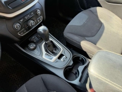 Used 2016  Jeep Cherokee 4d SUV 4WD Latitude V6 at Paradise Motors near Lansing&comma; MI