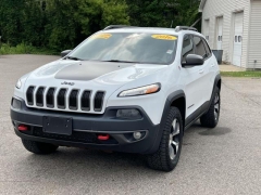 Used 2016 Jeep Cherokee 4d SUV 4WD Trailhawk V6 at Paradise Motors near Lansing, MI