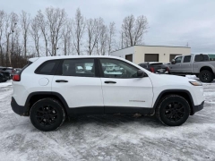 Used 2017  Jeep Cherokee 4d SUV 4WD Sport I4 at Paradise Motors near Lansing&comma; MI