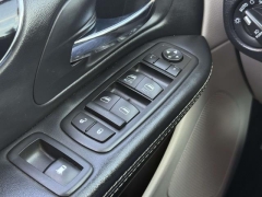 Used 2015  Chrysler Town & Country 4d Wagon Limited at Paradise Motors near Lansing, MI