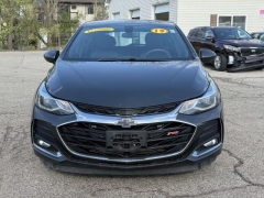 Used 2019  Chevrolet Cruze 4d Hatchback LT at Paradise Motors near Lansing&comma; MI