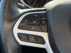 Used 2017  Jeep Cherokee 4d SUV 4WD Trailhawk V6 at Paradise Motors near Lansing&comma; MI