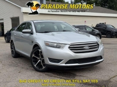  2014 Ford Taurus 4d Sedan SEL V6 at Paradise Motors near Lansing&comma; MI