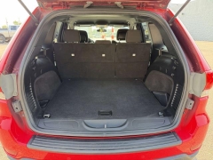 Used 2018  Jeep Grand Cherokee 4d SUV 4WD Laredo at Paradise Motors near Lansing&comma; MI