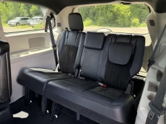 Used 2019 Dodge Grand Caravan 4d Wagon SXT at Paradise Motors near Lansing, MI