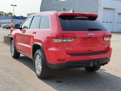 Used 2018  Jeep Grand Cherokee 4d SUV 4WD Laredo at Paradise Motors near Lansing&comma; MI