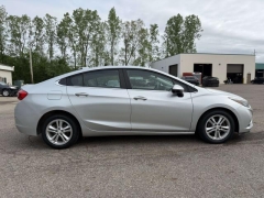 Used 2017  Chevrolet Cruze 4d Sedan LT Auto at Paradise Motors near Lansing&comma; MI