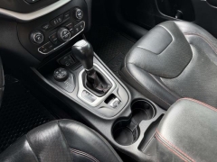 Used 2018  Jeep Cherokee 4d SUV 4WD Trailhawk V6 at Paradise Motors near Lansing&comma; MI