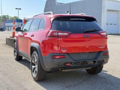Used 2017  Jeep Cherokee 4d SUV 4WD Trailhawk V6 at Paradise Motors near Lansing&comma; MI