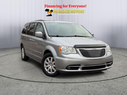 2016 Chrysler Town & Country Base's photo