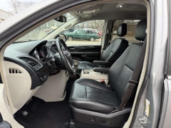 Used 2016  Chrysler Town & Country 4d Wagon Touring at Paradise Motors near Lansing&comma; MI