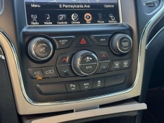 Used 2015  Jeep Grand Cherokee 4d SUV 4WD Limited at Paradise Motors near Lansing&comma; MI