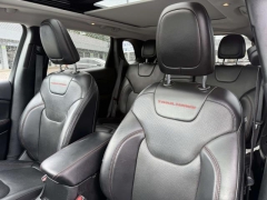 Used 2019  Jeep Cherokee 4d SUV 4WD Trailhawk 3&period;2L at Paradise Motors near Lansing&comma; MI