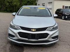 Used 2017  Chevrolet Cruze 4d Sedan LT Auto at Paradise Motors near Lansing&comma; MI