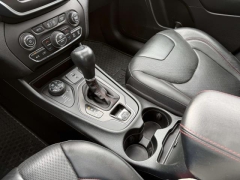 Used 2019  Jeep Cherokee 4d SUV 4WD Trailhawk 3&period;2L at Paradise Motors near Lansing&comma; MI