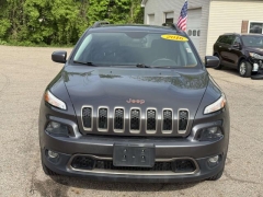 Used 2016  Jeep Cherokee 4d SUV 4WD Latitude V6 at Paradise Motors near Lansing&comma; MI