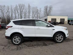 Used 2017  Ford Escape 4d SUV 4WD SE at Paradise Motors near Lansing&comma; MI