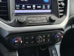 Used 2017  GMC Acadia AWD 4dr SLT w&sol;SLT-1 at Paradise Motors near Lansing&comma; MI