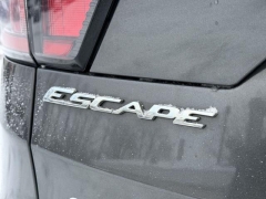 Used 2018  Ford Escape 4d SUV 4WD SEL at Paradise Motors near Lansing&comma; MI