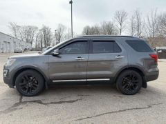 Used 2017  Ford Explorer 4d SUV 4WD Limited at Paradise Motors near Lansing&comma; MI