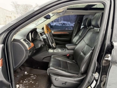 Used 2011  Jeep Grand Cherokee 4d SUV 4WD Overland at Paradise Motors near Lansing&comma; MI