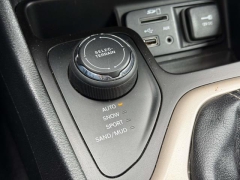 Used 2016  Jeep Cherokee 4d SUV 4WD Limited V6 at Paradise Motors near Lansing&comma; MI