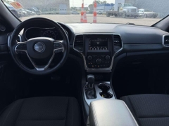 Used 2018  Jeep Grand Cherokee 4d SUV 4WD Laredo at Paradise Motors near Lansing&comma; MI