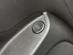 Used 2017  Chevrolet Cruze 4d Sedan Premier at Paradise Motors near Lansing&comma; MI