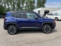 Used 2016  Jeep Renegade 4d SUV 4WD Trailhawk at Paradise Motors near Lansing, MI