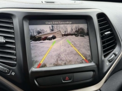 Used 2016  Jeep Cherokee 4d SUV 4WD Latitude V6 at Paradise Motors near Lansing&comma; MI