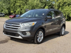 Used 2017  Ford Escape 4d SUV FWD SE at Paradise Motors near Lansing&comma; MI