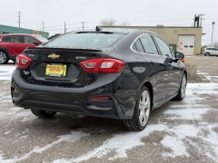 Used 2017  Chevrolet Cruze 4d Sedan Premier at Paradise Motors near Lansing&comma; MI