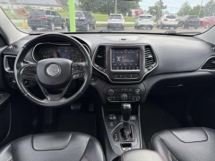 Used 2019  Jeep Cherokee 4d SUV 4WD Trailhawk 3&period;2L at Paradise Motors near Lansing&comma; MI