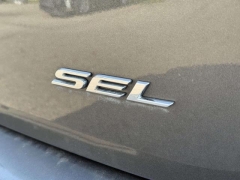 Used 2015  Ford Edge 4d SUV FWD SEL V6 at Paradise Motors near Lansing&comma; MI