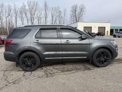 Used 2017  Ford Explorer 4d SUV 4WD Limited at Paradise Motors near Lansing&comma; MI