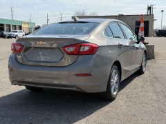 Used 2018  Chevrolet Cruze 4d Sedan LT Auto at Paradise Motors near Lansing&comma; MI