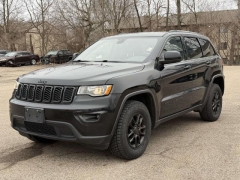Used 2019  Jeep Grand Cherokee 4d SUV 4WD Laredo at Paradise Motors near Lansing&comma; MI