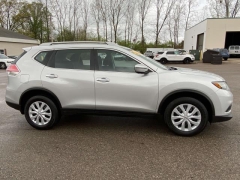 Used 2016 Nissan Rogue 4d SUV AWD S at Paradise Motors near Lansing, MI