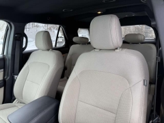 Used 2018  Ford Explorer 4d SUV 4WD XLT at Paradise Motors near Lansing&comma; MI