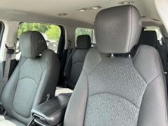 Used 2015 GMC Acadia 4d SUV AWD SLE-2 at Paradise Motors near Lansing, MI
