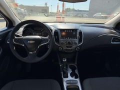 Used 2018  Chevrolet Cruze 4d Sedan LT Auto at Paradise Motors near Lansing&comma; MI